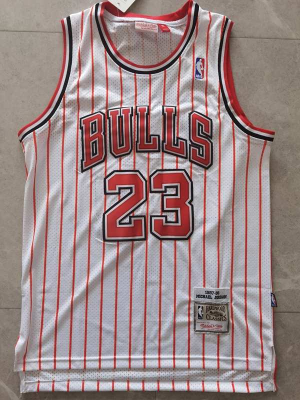 Chicago Bulls 97/98 JORDAN #23 White Classics Basketball Jersey (Stitched) 02