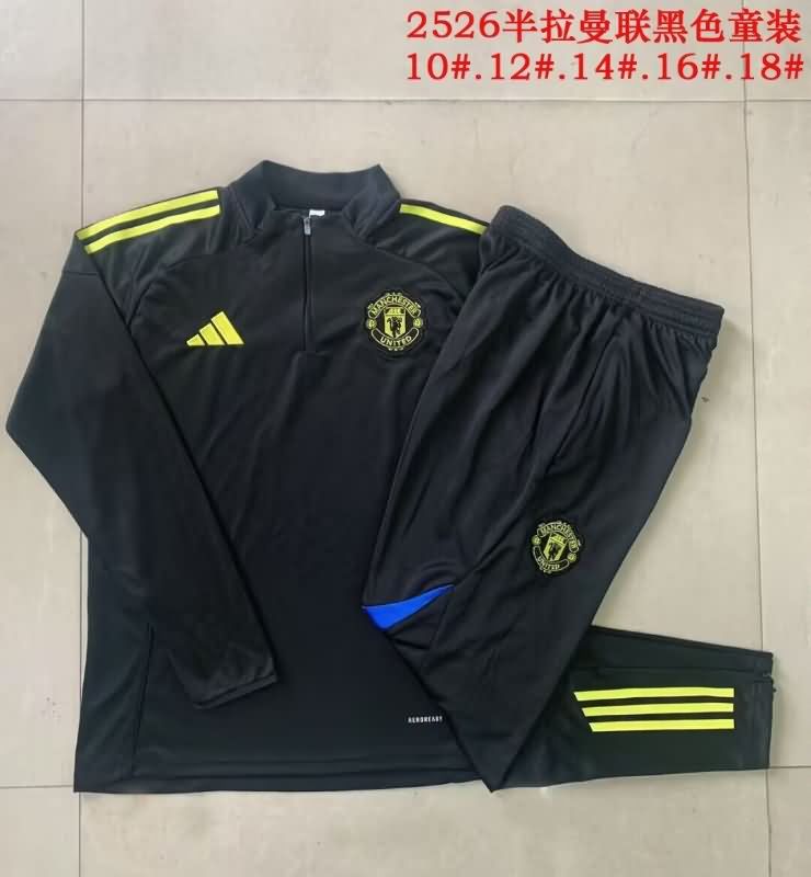 Manchester United 24/25 Kids Black Soccer Tracksuit 09