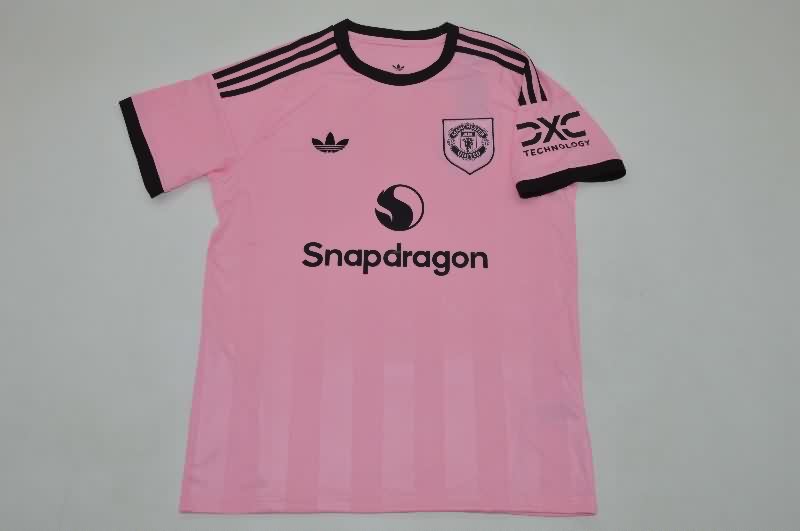 AAA(Thailand) Manchester United 25/26 Goalkeeper Pink Soccer Jersey
