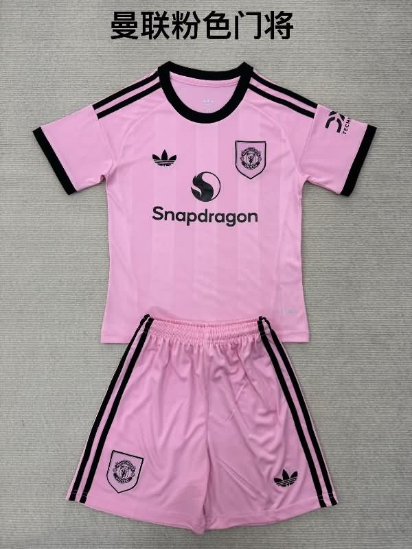 Manchester United 25/26 Kids Goalkeeper Pink Soccer Jersey And Shorts