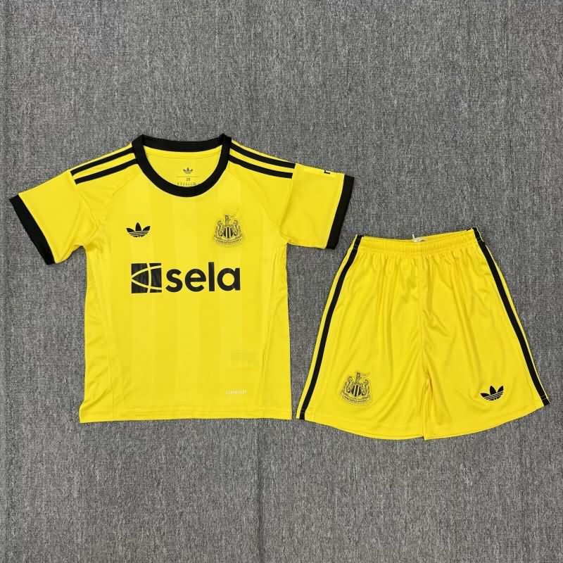 Newcastle United 25/26 Kids Goalkeeper Yellow Soccer Jersey And Shorts