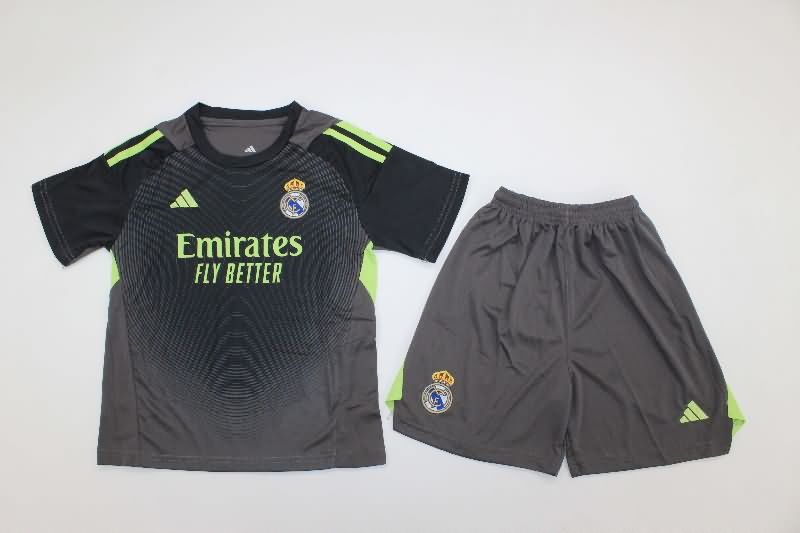 Real Madrid 25/26 Kids Goalkeeper Black Soccer Jersey And Shorts