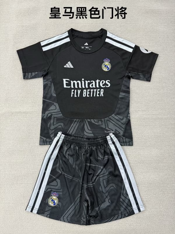 Real Madrid 26/27 Kids Goalkeeper Black Soccer Jersey And Shorts Real Madrid 26/27 Kids Goalkeeper Black Soccer Jersey And Shorts