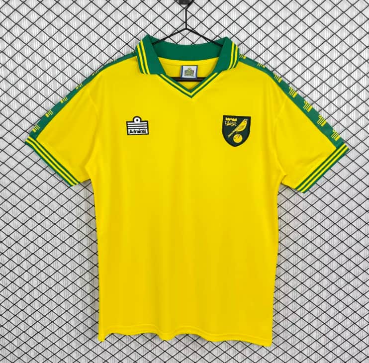 AAA(Thailand) Norwich 1976/81 Home Retro Soccer Jersey