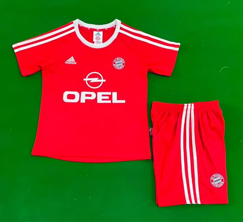 Bayern Munich 2001/02 Kids Home Soccer Jersey And Shorts
