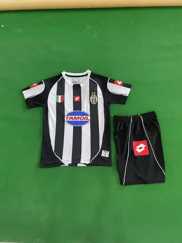 Juventus 2002/03 Kids Home Soccer Jersey And Shorts